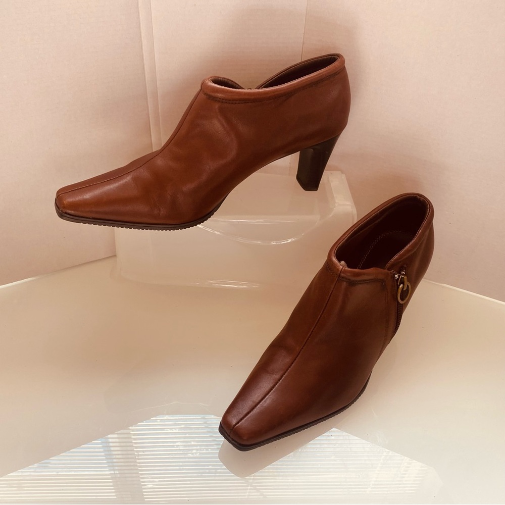 Liz Claiborne Brown Block Heeled Boots  SZ 8M Stylish Comfort Bus/Casual